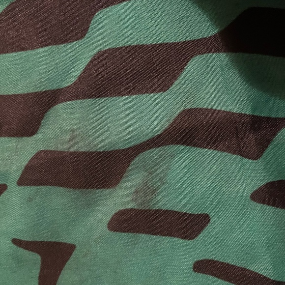 Valentina fiore Green and Black Geometric Scarf - Picture 5 of 5